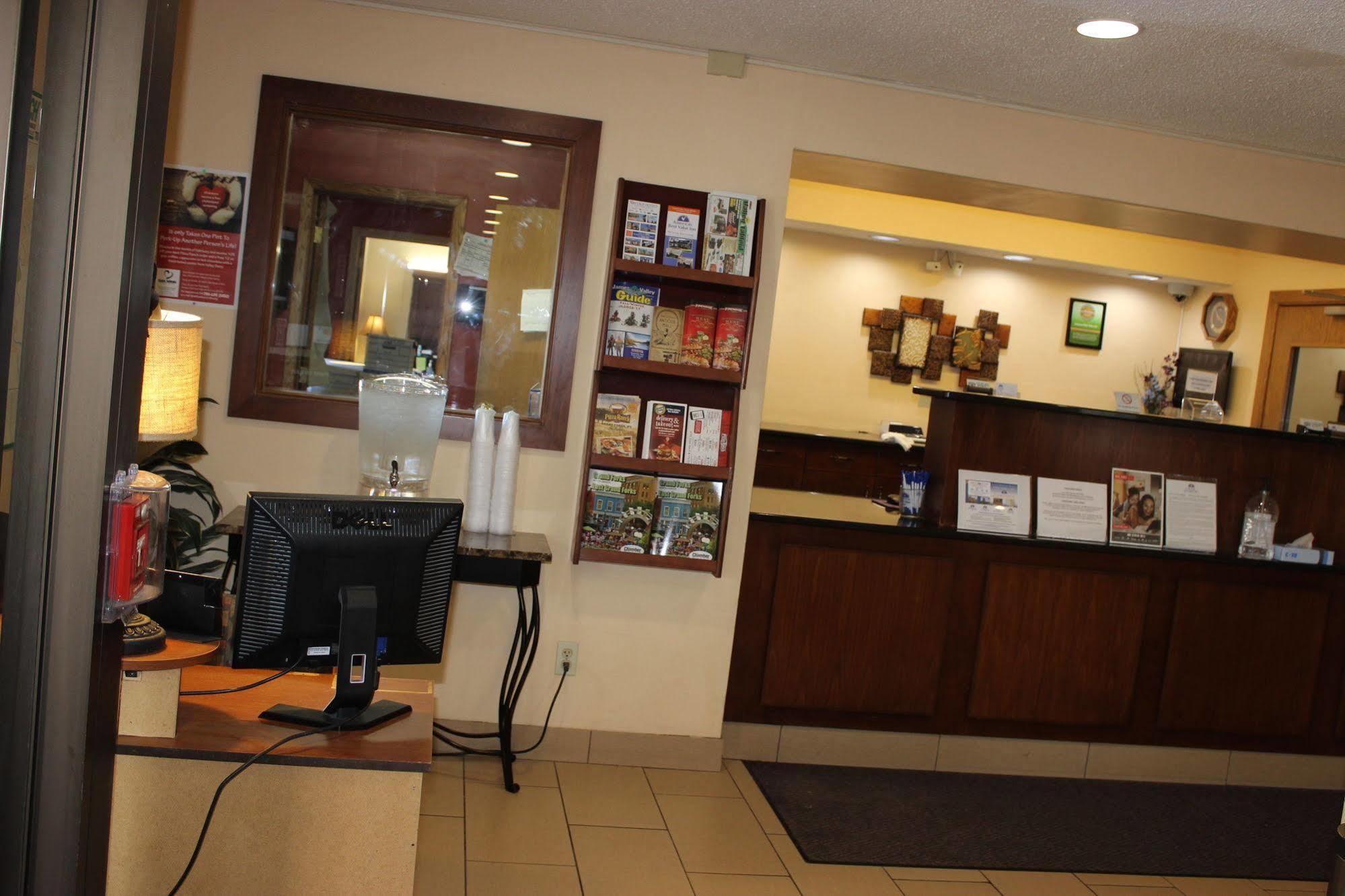 Americas Best Value Inn Grand Forks Luaran gambar